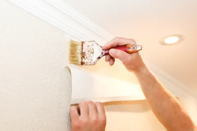 Pose de papier peint à Aujac — revêtements muraux et toiles de verre